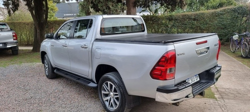 Imagen 8 de 13 de Toyota Hilux 2018 2.8 Cd Srv 177cv 4x2 At