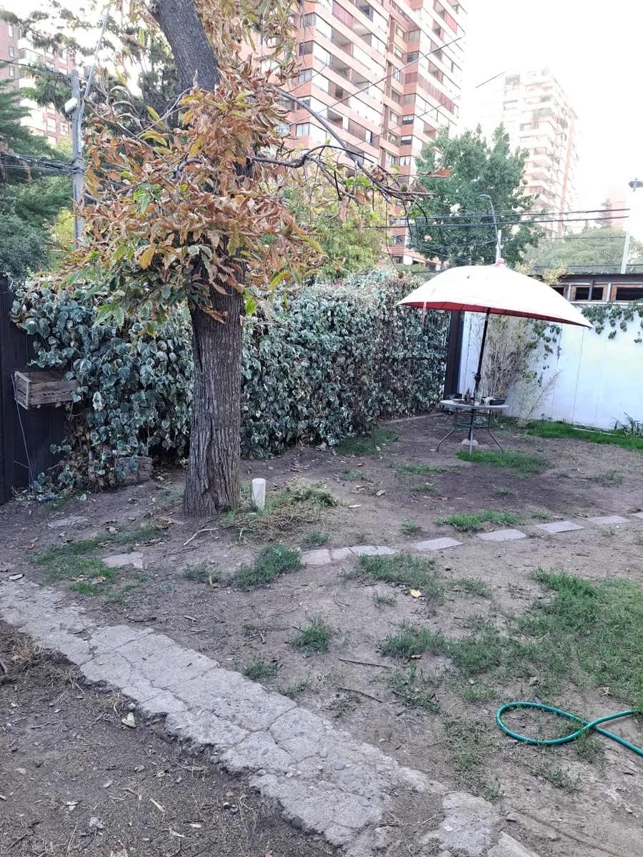 Imagen 3 de 11 de Se Arrienda Casa Con Jardin Ubicada Las Condes