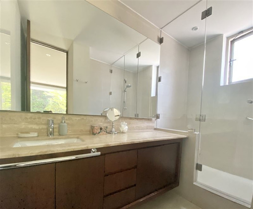 Departamento En Venta De 4 Dorm. En Vitacura