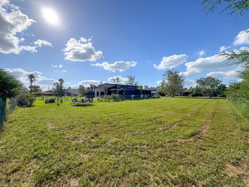 Terreno En Barrio Cerrado, 905 M2, Parquizado, Puerto Roldan