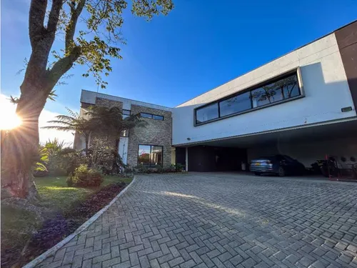 Vendemos Casa Moderna En El Alto De Las Palmas Envigado