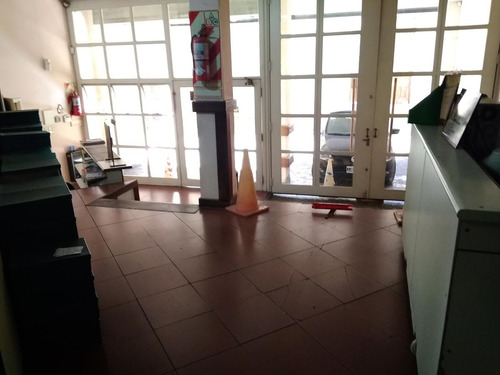 Retasado Gran Local En San Telmo 2000 M2 900 M2 De Terraza. Eeuu Y Defensa.