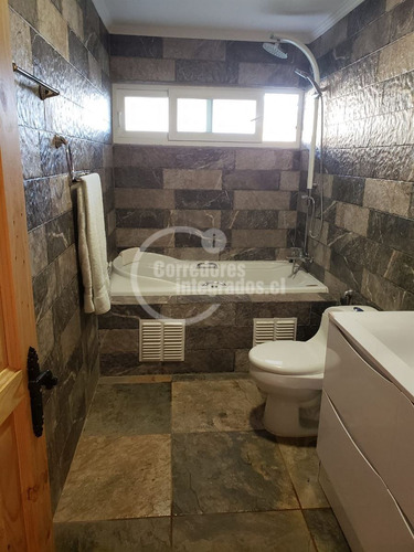 Casa En Venta De 3 Dorm. En Olmué