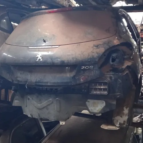 Imagem 16 de 18 de Sucata Peugeot 208 Para Vendas De Peças