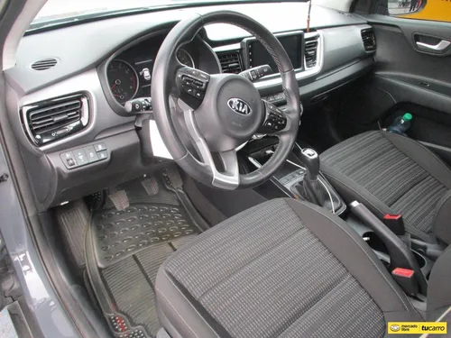 Kia Stonic Zenith Hybrid 4x2 1000cc Mt Aa