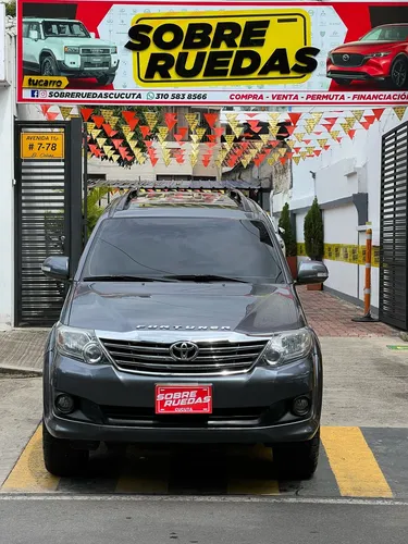 Toyota Fortuner SR5 2.7L GASOLINA 4X2 AT