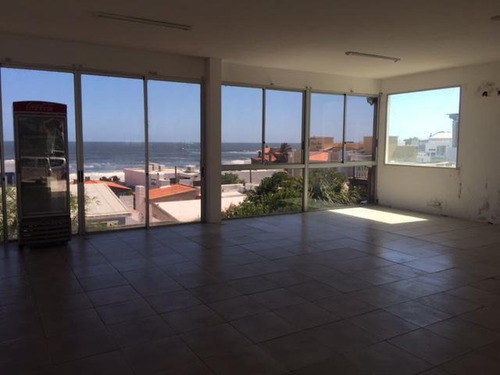Local - La Barra