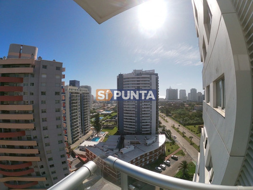 Imagen 8 de 23 de Torre Con Servicios