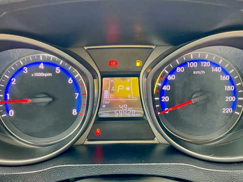 Imagem 8 de 13 de Hyundai Hb20s 2016 1.6 Comfort Plus Flex Aut. 4p