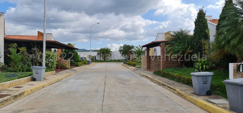 Imagen 19 de 21 de Leida Falcon Rentahouse Vende Townhouse En La Cumaca San Diego 23-642 Lf