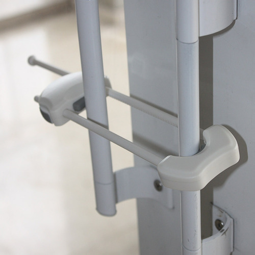 Imagen 2 de 5 de Traba Para Puertas Con Manijas Extra Largo - Baby Innovation