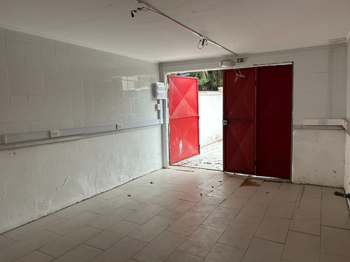Acogedora Casa Sólida De Un Piso, Excelente Sector De Ñuñoa
