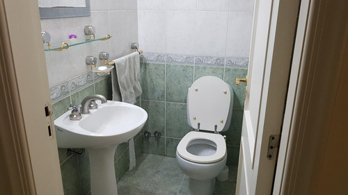 Imagen 15 de 30 de Casa En 2 Plantas Con Parque Y Piscina