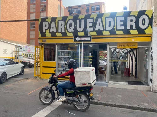 Cocina Oculta De 45 Mts2 - En Chapinero - Con Local Para Atender A La Zona De Comidas Y Domicilios