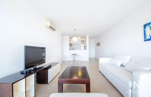 Vende Apartamento En Lomo De La Ballena De 1 Dormitorio.