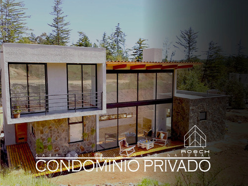 Casa Solida Con Living En Doble Altura - Condominio Privado