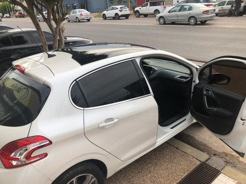 Peugeot 208 1.6 Feline 2013