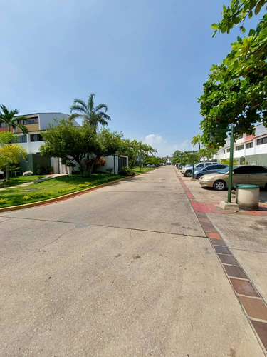 Venta Townhouse Cayo De Agua