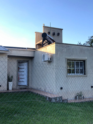 Excelente Casa En Tanti Con Piscina