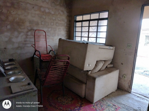 Imagem 8 de 11 de Casa De Frente Com 2 Dormitórios E De Fundos 1 Dormitório