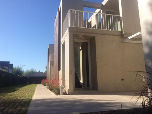 Dúplex (casa) En Venta En City Bell | 476 E/31bis Y 132 (dúplex 4)