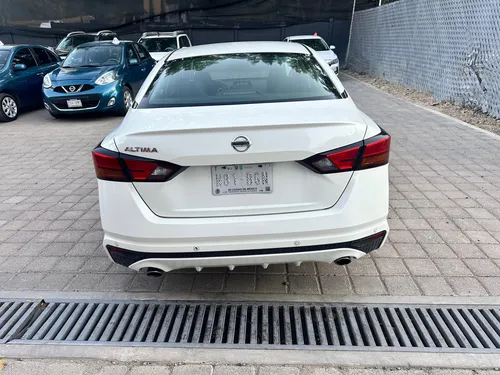 Nissan Altima 2.5 Advance Navi Cvt