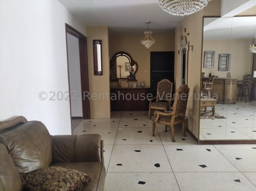 José Trivero Vende Vende Espectacular Quinta Con Acabados De Lujo. Cuenta Con Parrillera Y Balcon