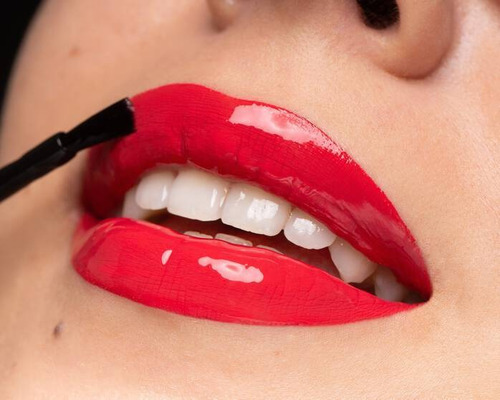 Labial Líquido Nyx Shine Loud Vegano De Larga Duración Acabado Perlado Color WORLD SHAPER