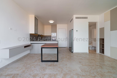 Fina Barro Vende Apartamento En Sebucán 24-8735 Yf