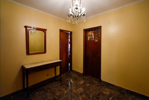 Casa En Venta - 4 Dormitorios 2 Baños 1 Cochera - 200mts2 - La Plata