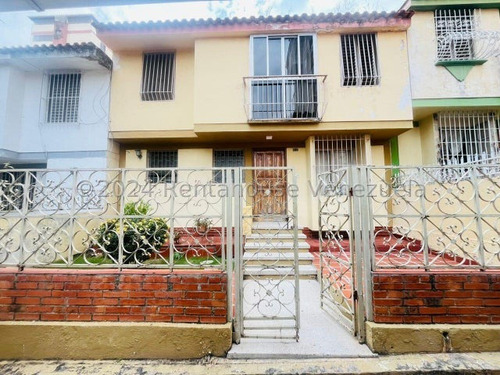 Casa En Venta Este De Barquisimeto. Avenida Moran 24-17091 As-f