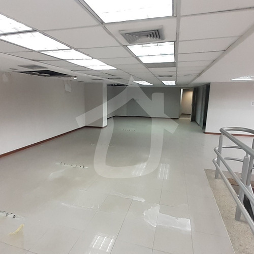 Imagen 5 de 9 de Se Vende Local Comercial En Centro Comercial Multioficinas Conex