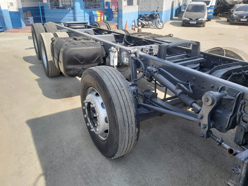 Volvo Vm 260 Bitruck 8x2 2011
