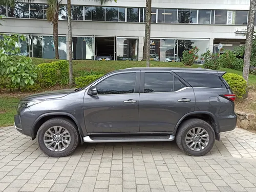 Toyota Fortuner 2.7l