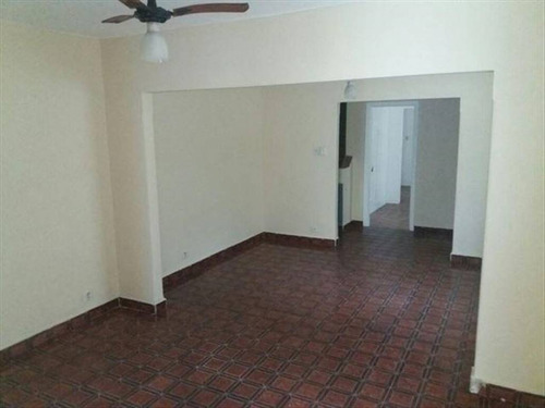 Imagem 8 de 30 de Casa Enorme Em Otimo Estado Bom Para Morar Com Sua Familia Casa Bem Espaçosa Proximo Tambem De Mercados Farmacias Praia Do Itarare Em Uma Das Melhores Ruas De São Vicente Tambem Fica Proximo Do Batal