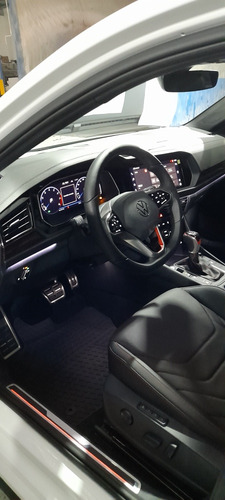 Volkswagen Vento GLI 2.0 350TSI 230cv