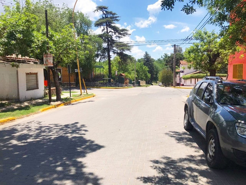 Imagen 3 de 11 de Casa En Venta De 3 Dormitorios En Pleno Centro- Cosquín