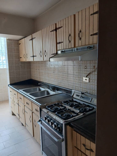 Johana Lázaro Vende Apartamento En La Trigaleña Rp