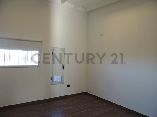 Casa En Venta En Los Talas, Berisso - 3 Dormitorios Y 2 Baños