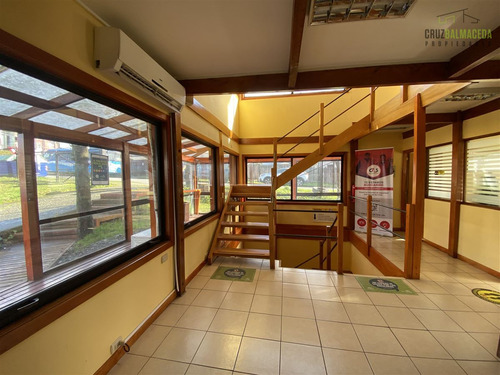 Oficinas Con Amplio Sitio Esquina De 822 M2 Cerca Del Centro