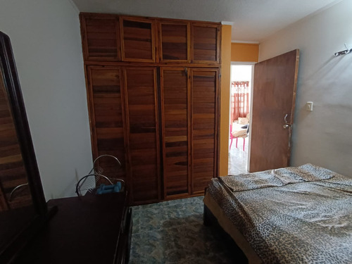 Apartamento En Valencia. Res Los Laureles. (spatrc-22)
