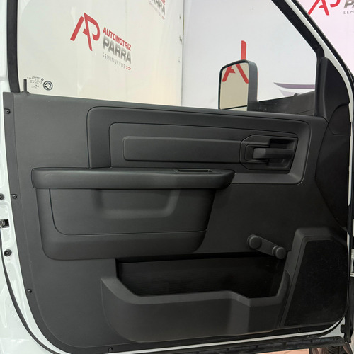 RAM 4000 5.7 Chasis Cabina Pl 4x2 Mt