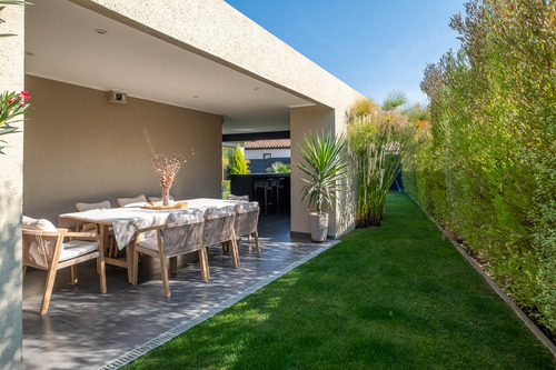 Condominio Los Robles: Hogar Ideal En Piedra Roja