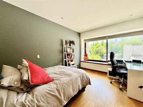 Casa En Venta De 4 Dorm. En Lo Barnechea