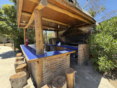 Casona Con Salón De Eventos
