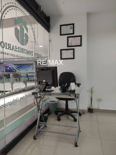 Vendo Comodo Local Comercial En El Centro Comercial Oasis Center. Guatire