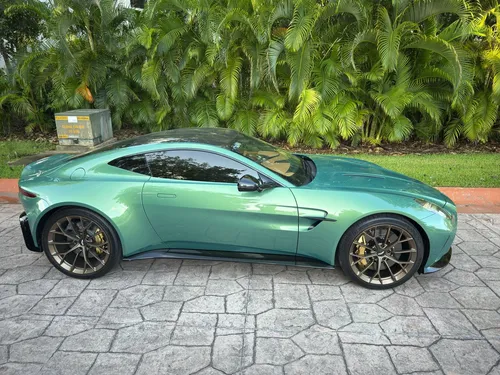Aston Martín Vantage