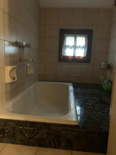 Venta De Chalet 5 Amb. S/lote 6.77x20m² En Caballito - Muy Buen Estado Y Ubicación