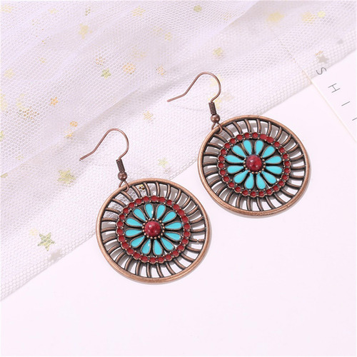 Pendientes Con Forma De Flor Redonda Y Borlas En Forma De Go