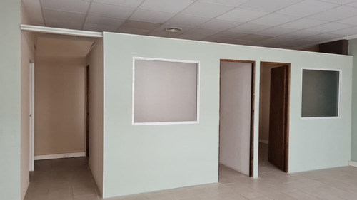Oficina En Venta Con Dos Cocheras En Amaneceres Office!!!